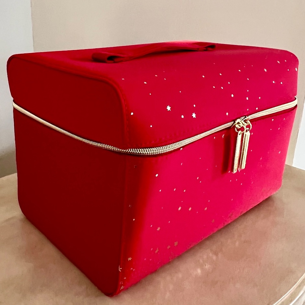🎀Red Cosmetic / Storage / Gift Case🎀 - Picture 2 of 9